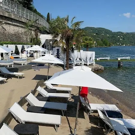 Lägenhet La Terrazza Sul Lago Arona