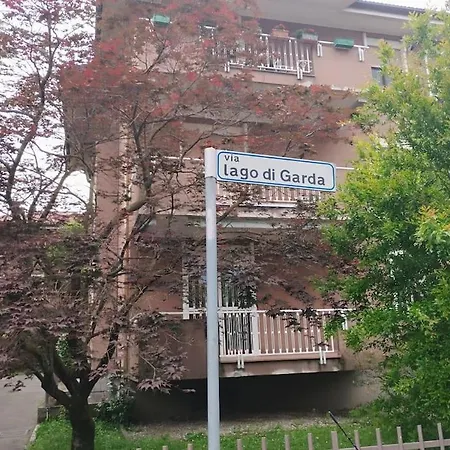 Lägenhet La Terrazza Sul Lago Arona